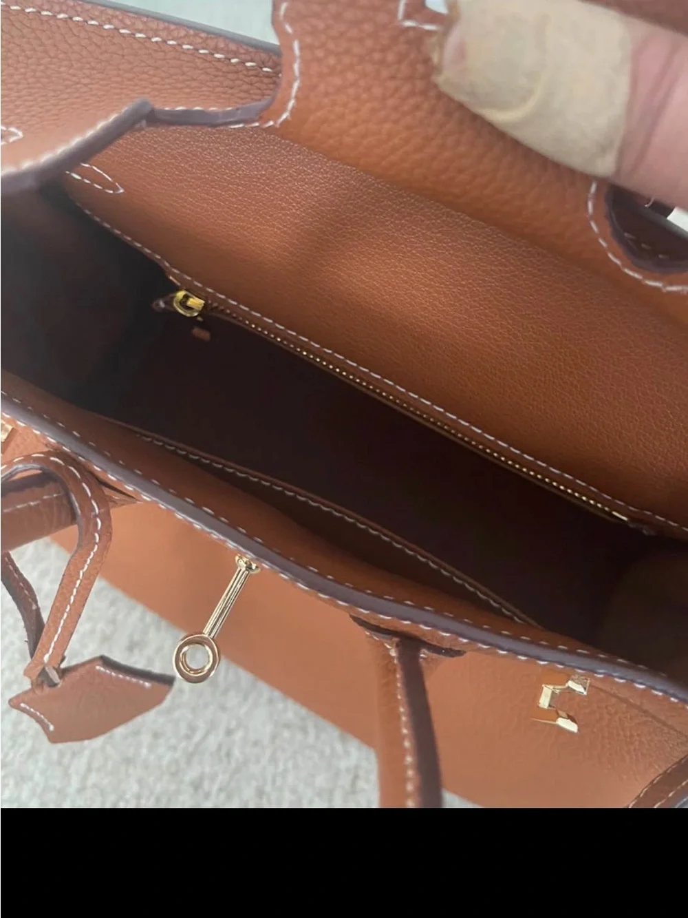 N/A elegant cognac